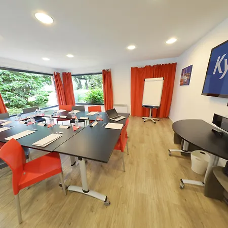 Kyriad Lannion-perros-guirec Hotel 3*